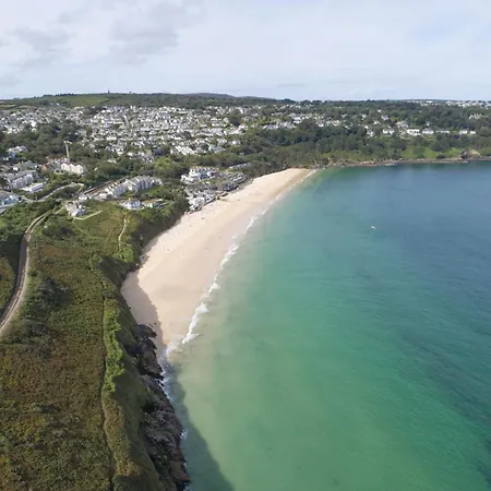 3 Pentowan Court, Carbis Bay
